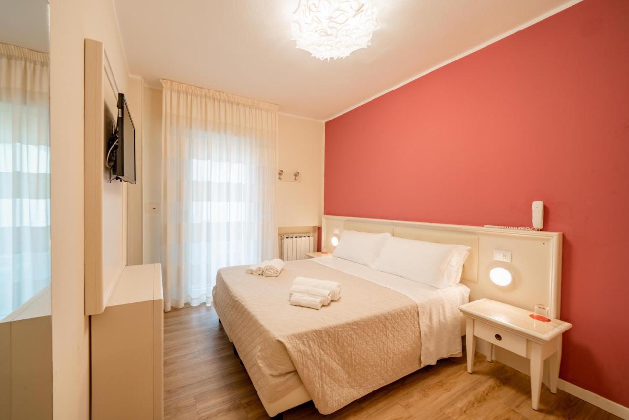 Hotel Orchidea Червія Екстер'єр фото